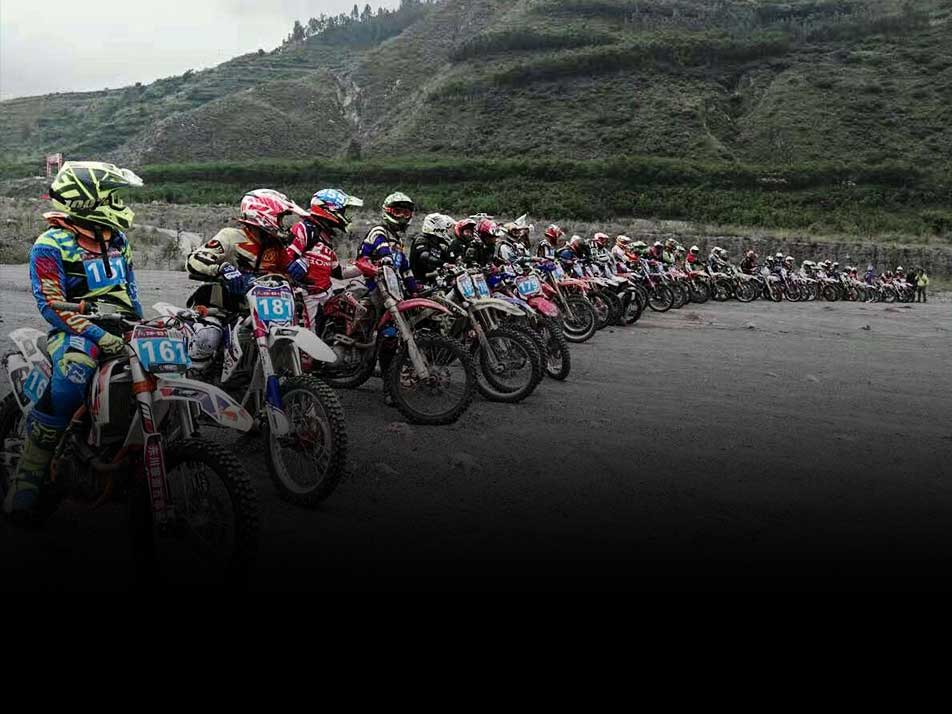 華洋賽車“K6”勇奪2016東川泥石流越野賽冠軍！